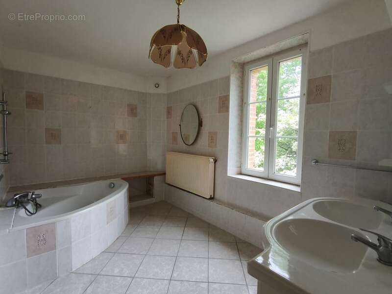 Chéniers (23) à vendre maison de 4 chambres 220 m², Mare, Dépendance, Grange, Terrain 6800 m² - photo 10
