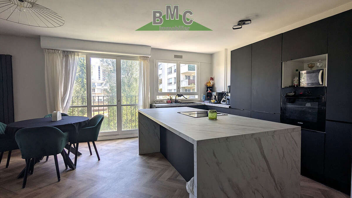 Appartement à LE PLESSIS-BOUCHARD