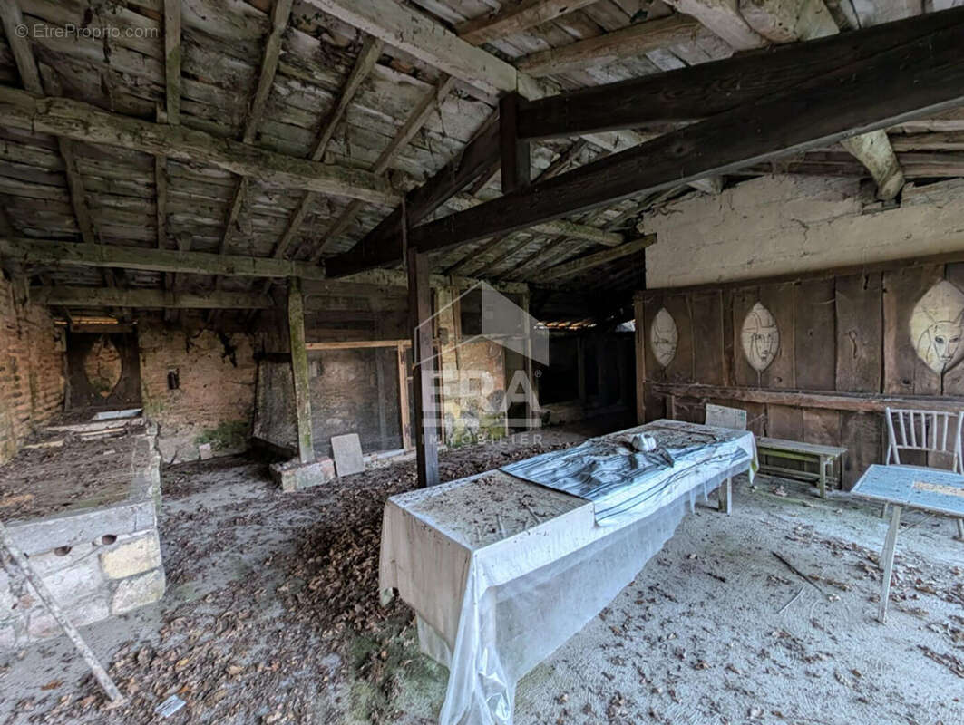 Maison à MENESPLET