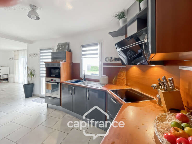 Maison à SAINT-POUANGE