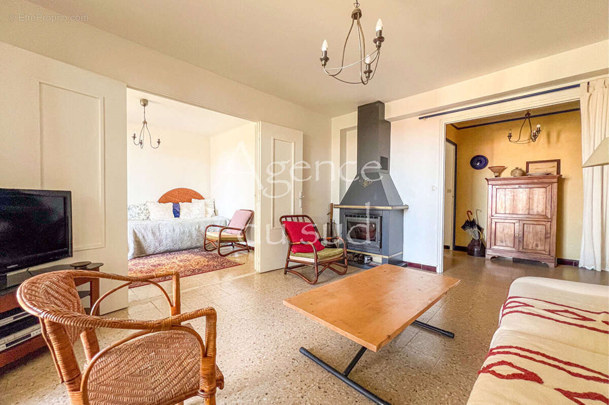 Appartement à SAINT-CYR-SUR-MER