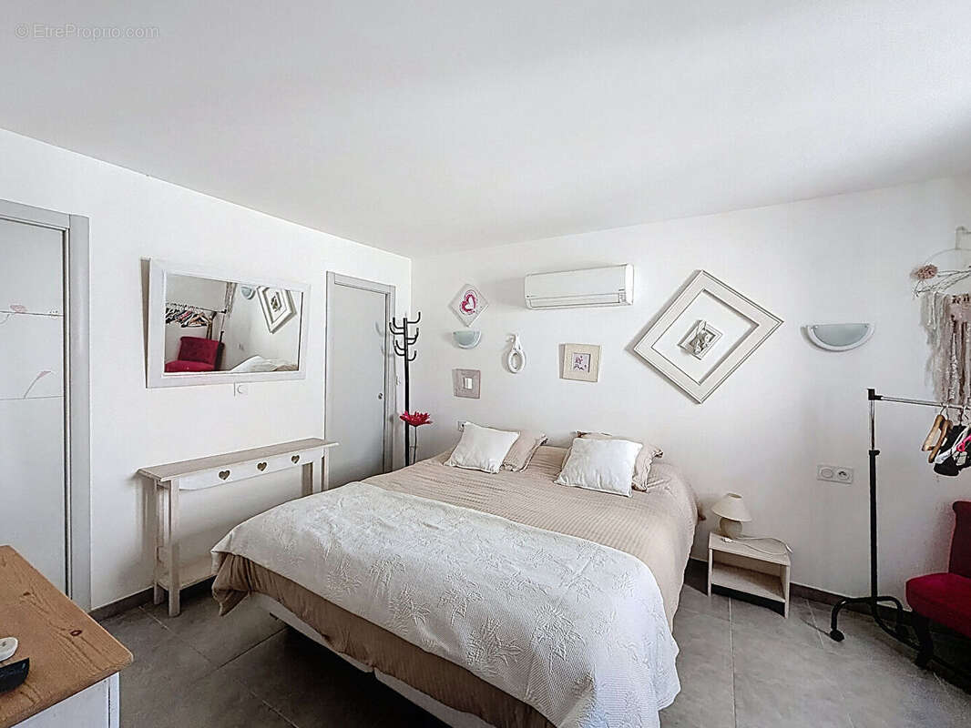 Duplex de  95.92 m2 avec Terrasse et Double Garage , Coeur Historique d'Avignon - photo 5