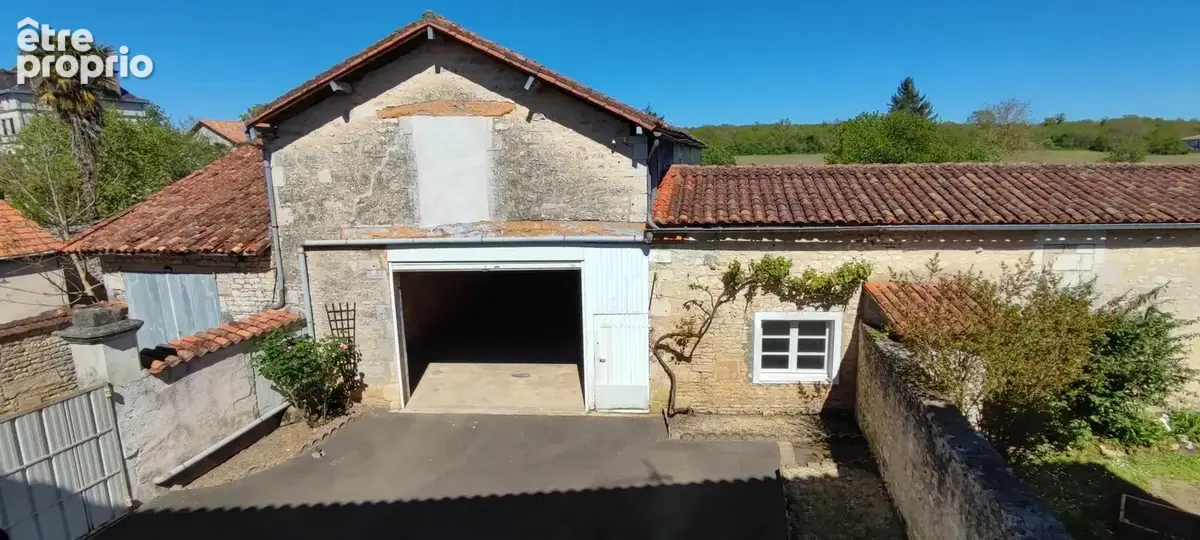 Maison de Village Aunac sur Charente - photo 3