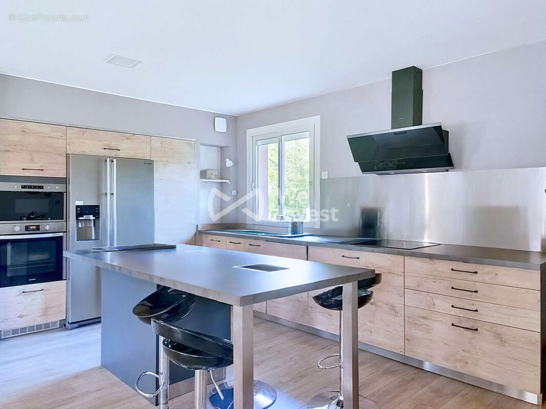 Cuisine Américaine toute équipée - Maison à AUBIN