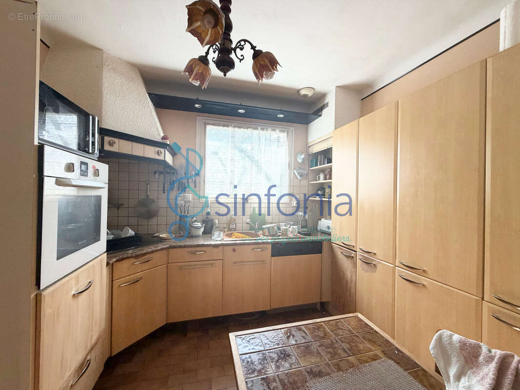 Nîmes   Maison de 120 m2 avec appartement indépendant de 45 m2, 2 garages et jardin - photo 13