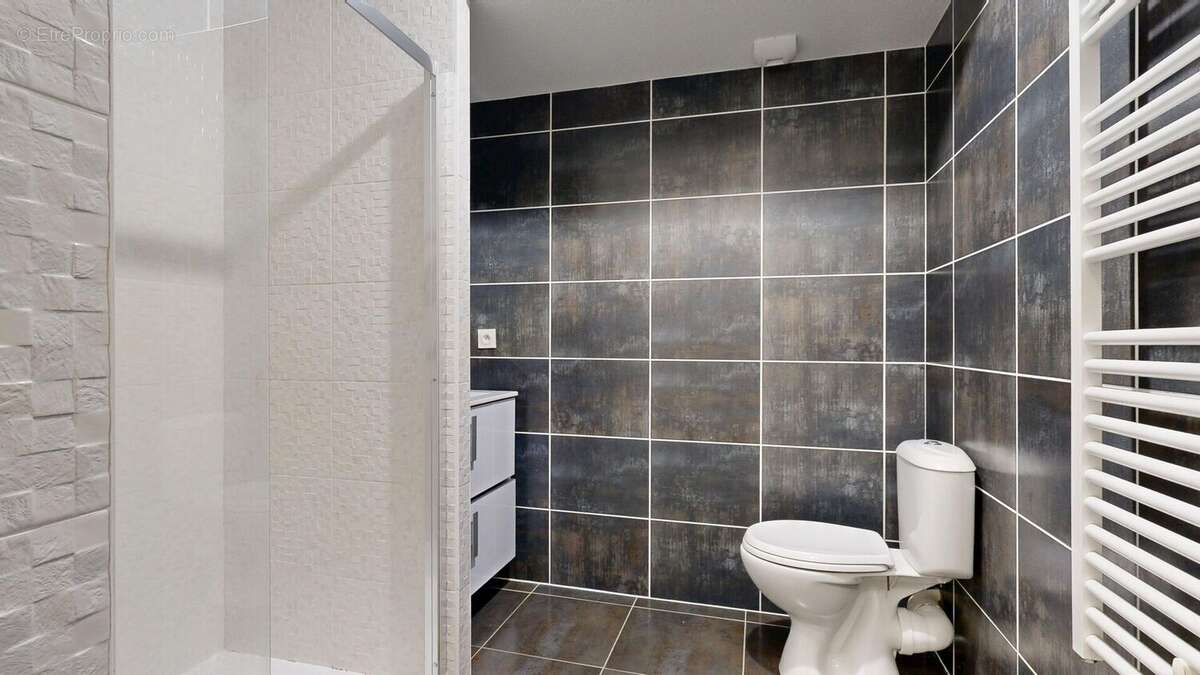 AppartementavecdeuxbalconsetparkingensoussolLaTest - Appartement à LE BOUSCAT