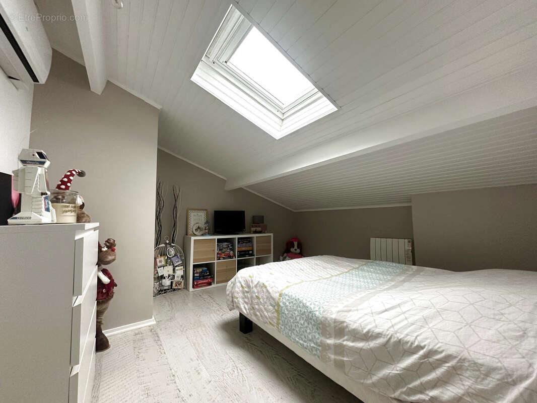 Maison à SAINT-MICHEL-DE-RIEUFRET