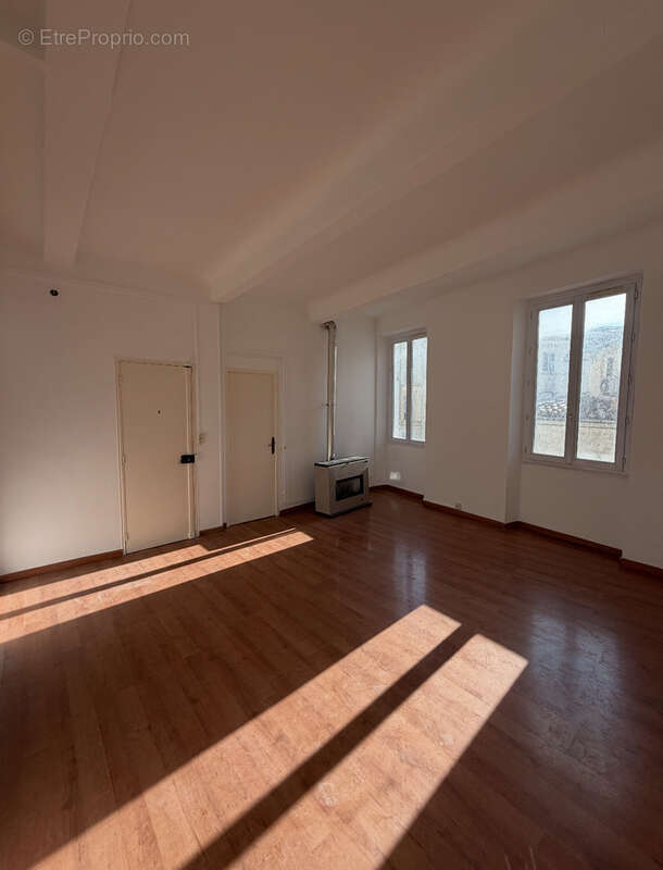 Appartement à MARSEILLE-5E
