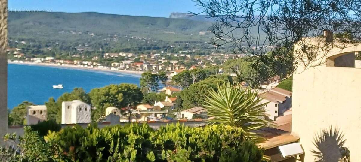 Appartement à SAINT-CYR-SUR-MER