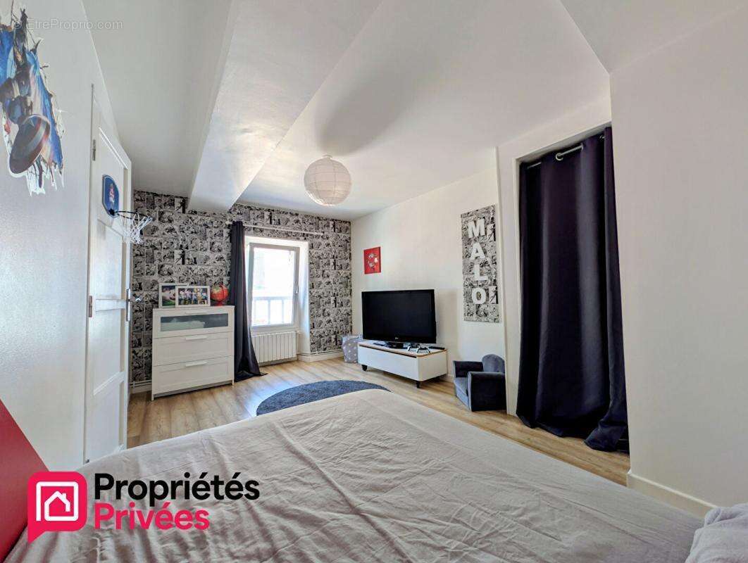 Maison ancienne 138m2 4 chambres grand garage 74m2 Jardin clos 625m2 345000FAI - photo 9