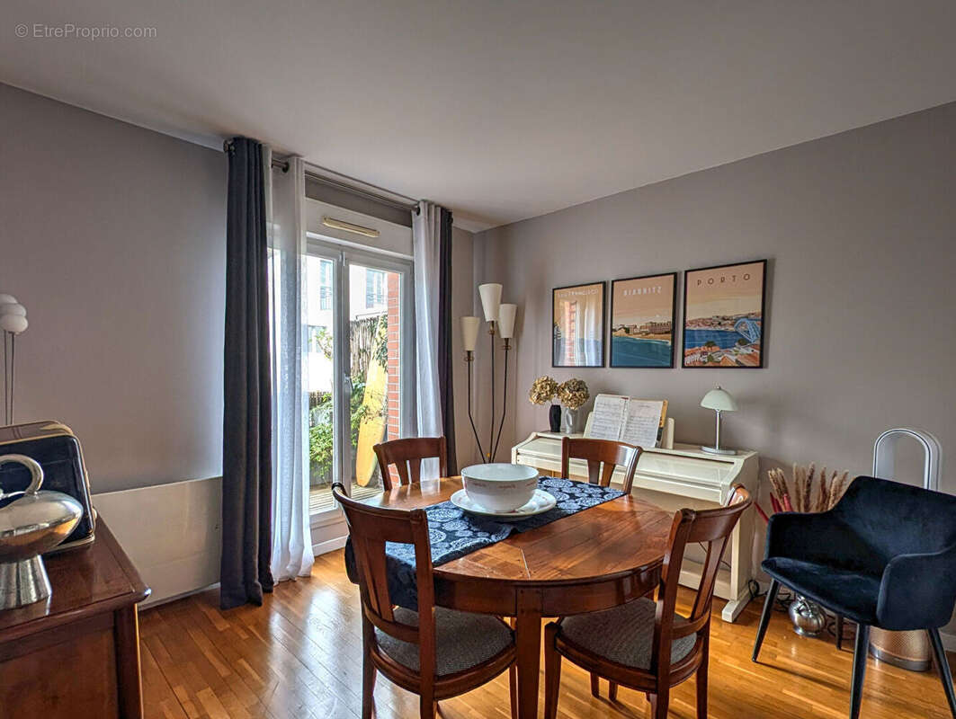 Appartement à LA GARENNE-COLOMBES