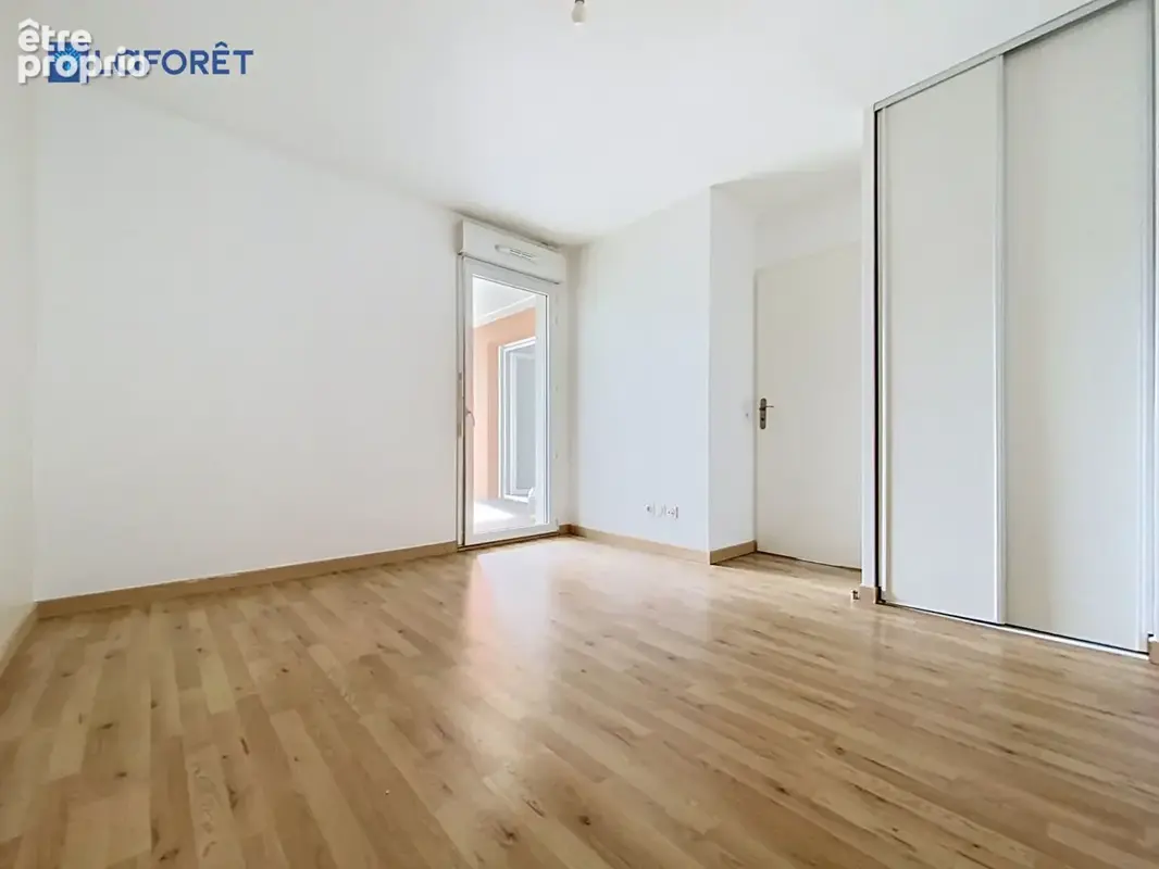 Emerainville : Appartement T2 avec terrasse, vue parc et château ? Cadre d'exception - photo 7
