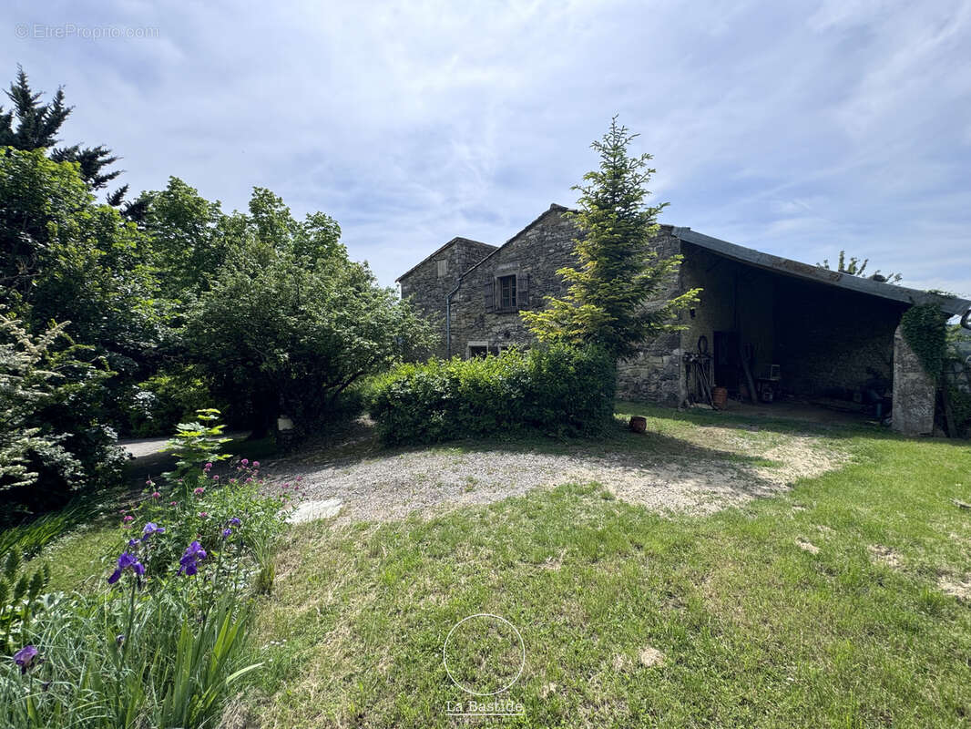 Ferme avec terrains et dépendances à rénover - SOYANS - photo 7
