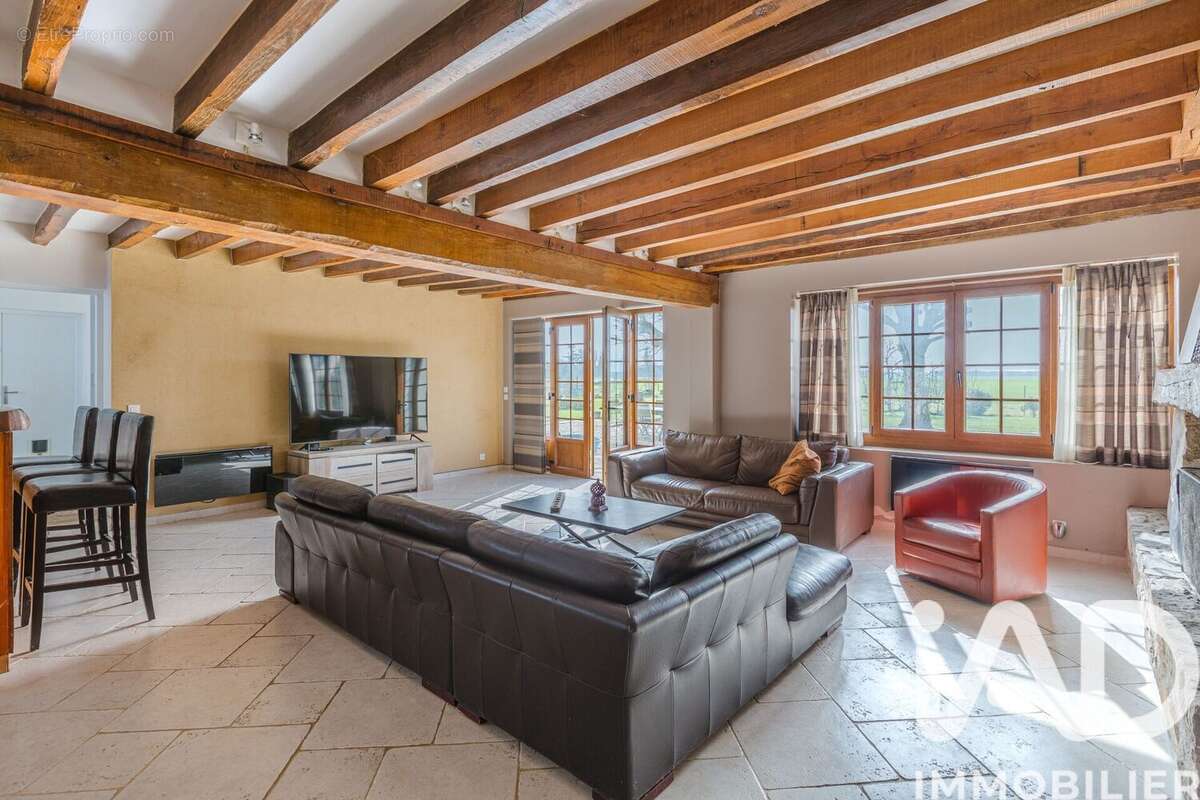 Maison 275 m² à Villebeon  - photo 3