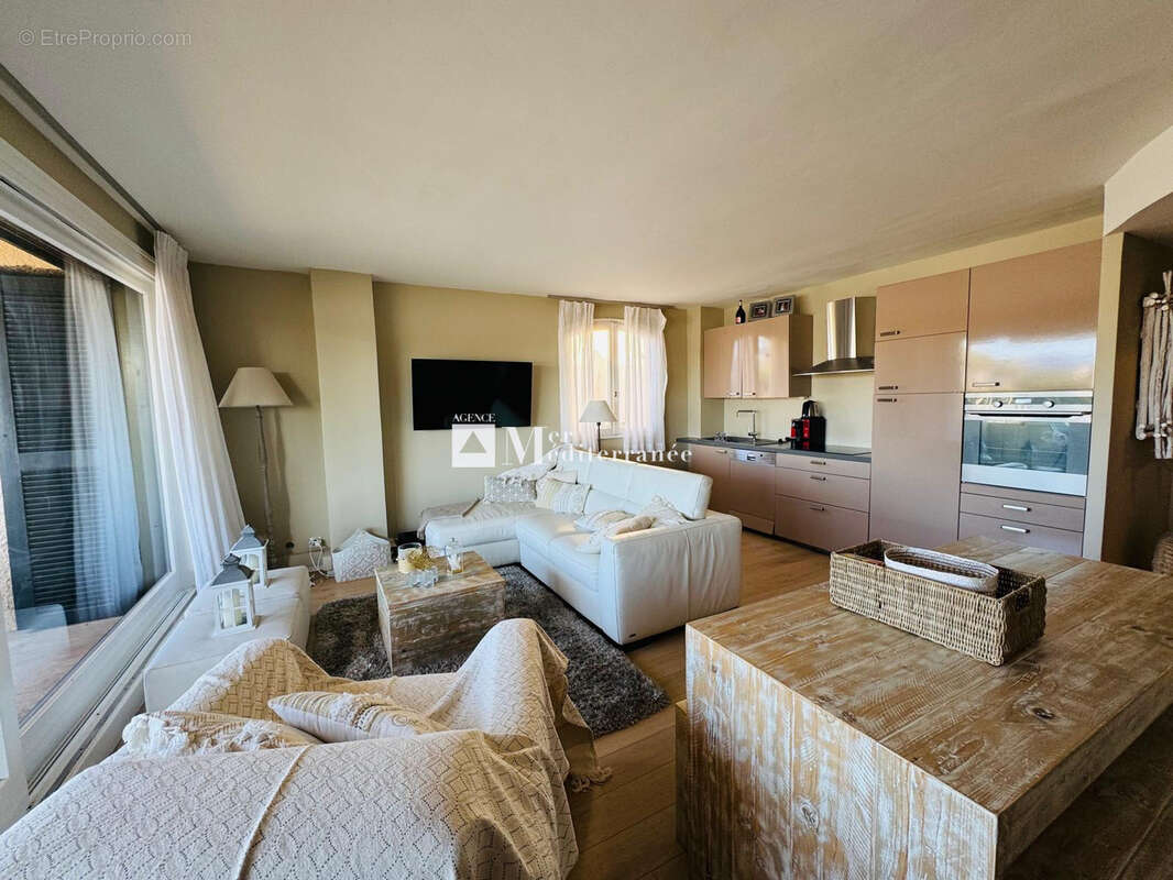 Appartement à COGOLIN