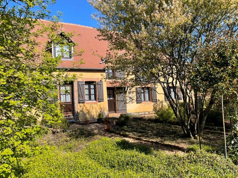 Maison à LA BAZOCHE-GOUET