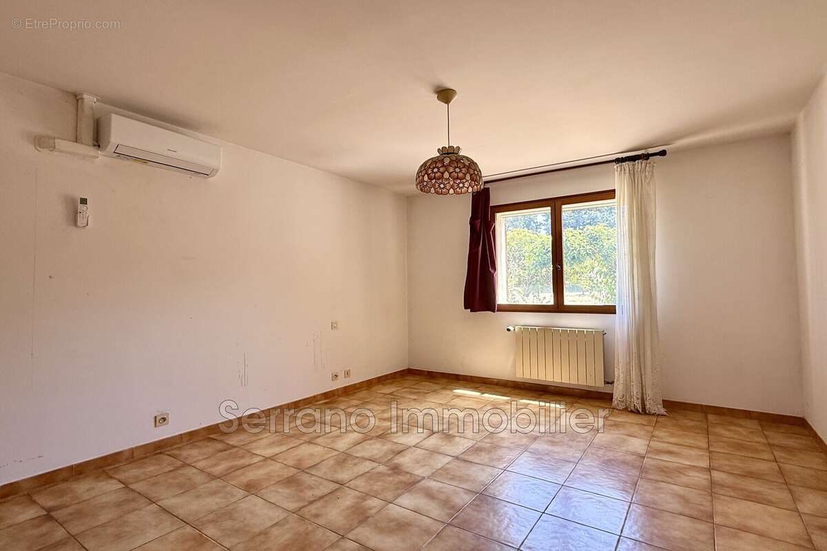 Maison 167 m² à Saint-Remy-De-Provence  - photo 5