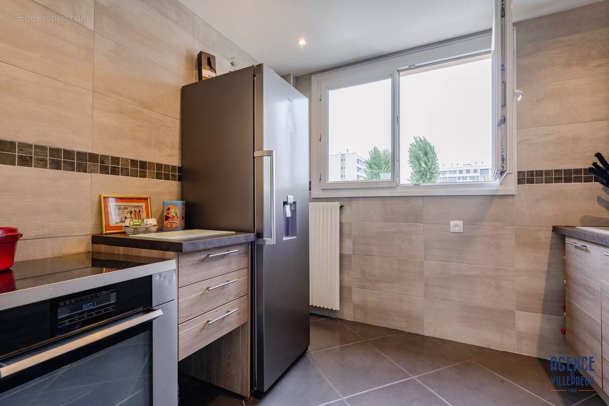 Appartement à LES CLAYES-SOUS-BOIS