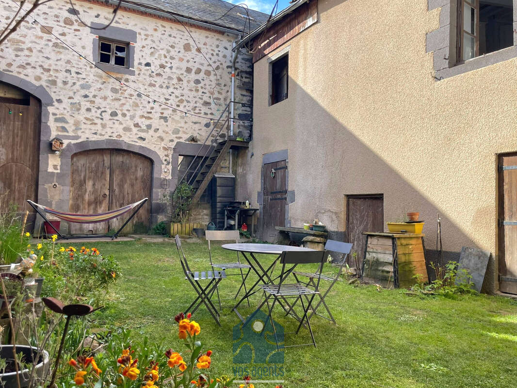 Maison à MANZAT