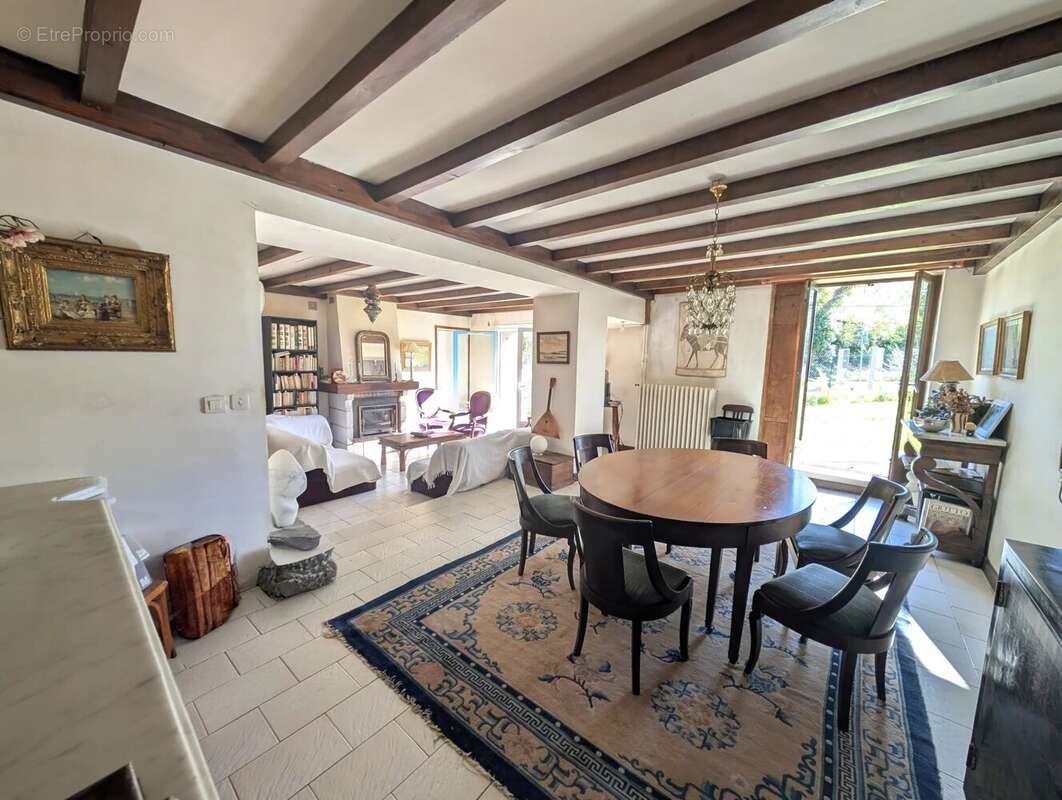 Maison à FRANCHEVILLE