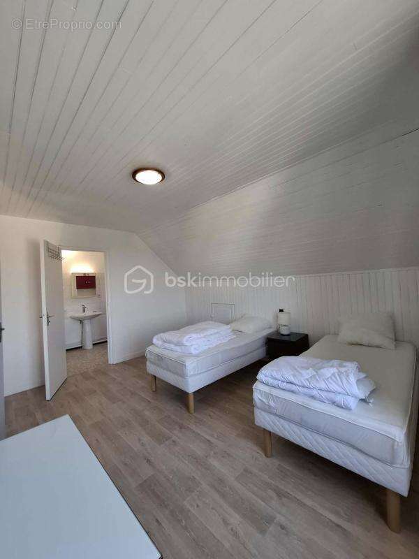 Appartement à MAGNY-LE-DESERT