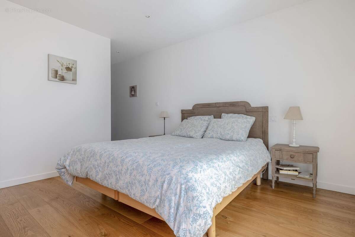 Maison 156 m² à Noyalo  - photo 6