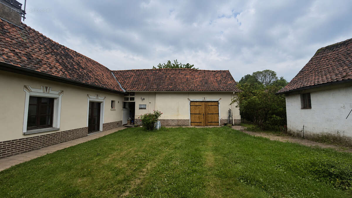 Longère avec dépendances et verger - photo 2