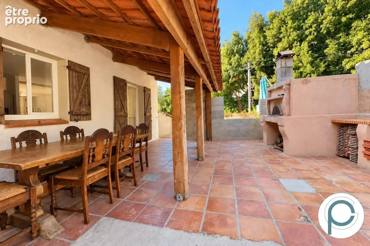 Maison t5  4 chambres  jardin et terrasses  village de signes - photo 12