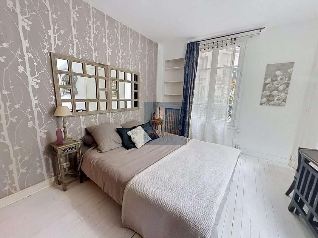 Chambre - Appartement à PARIS-18E