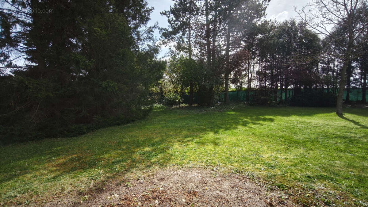 Terrain à MERICOURT