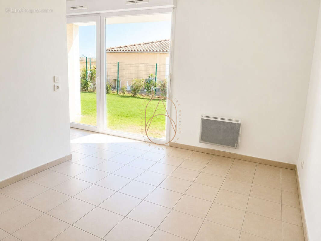 Appartement 35 m² à Rodilhan  - photo 2