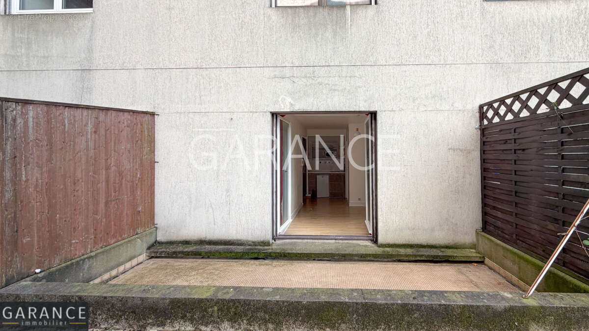 Appartement à PARIS-14E