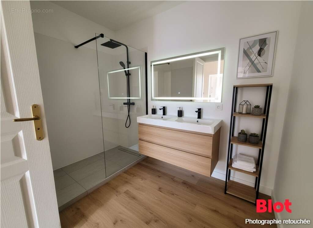 Appartement à SENE