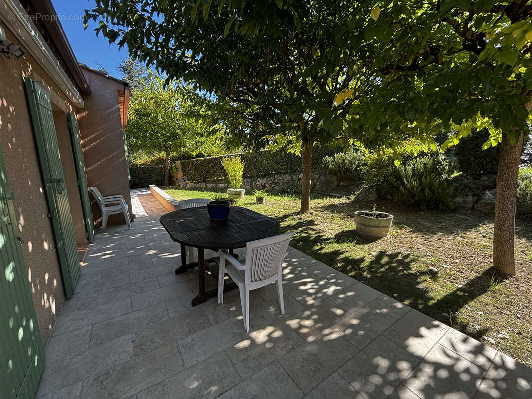 Maison à ENTRECHAUX