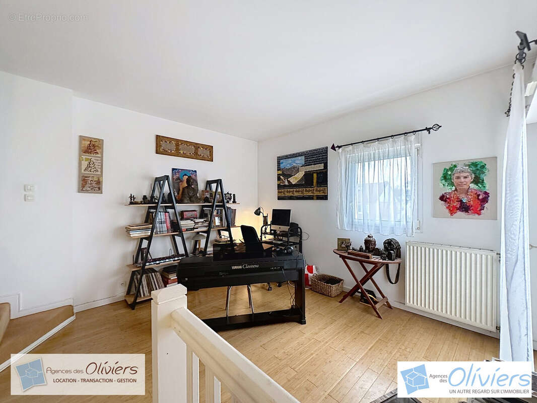 Appartement à VOISINS-LE-BRETONNEUX