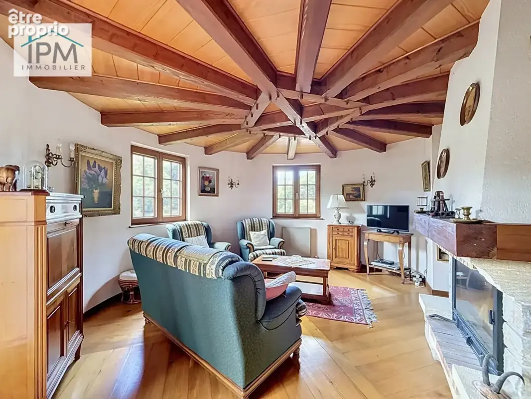 Lalaye ? maison familiale avec vue dégagée, terrain de 14,16 ares et dépendances - photo 6