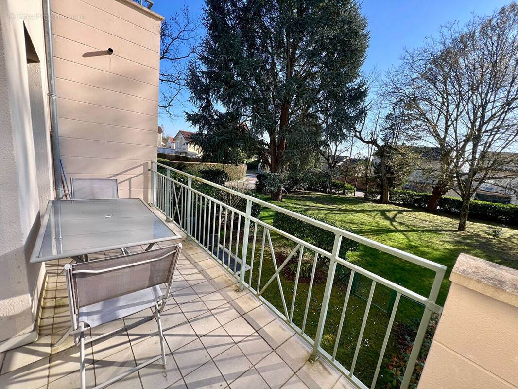 Appartement à LE PERRAY-EN-YVELINES