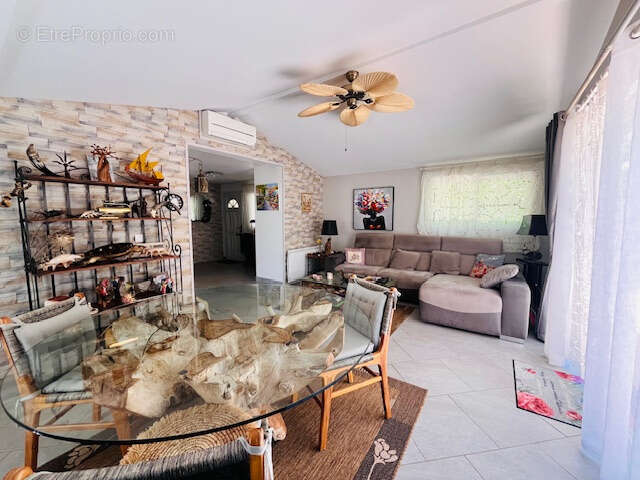 Maison à ROQUEBRUNE-SUR-ARGENS