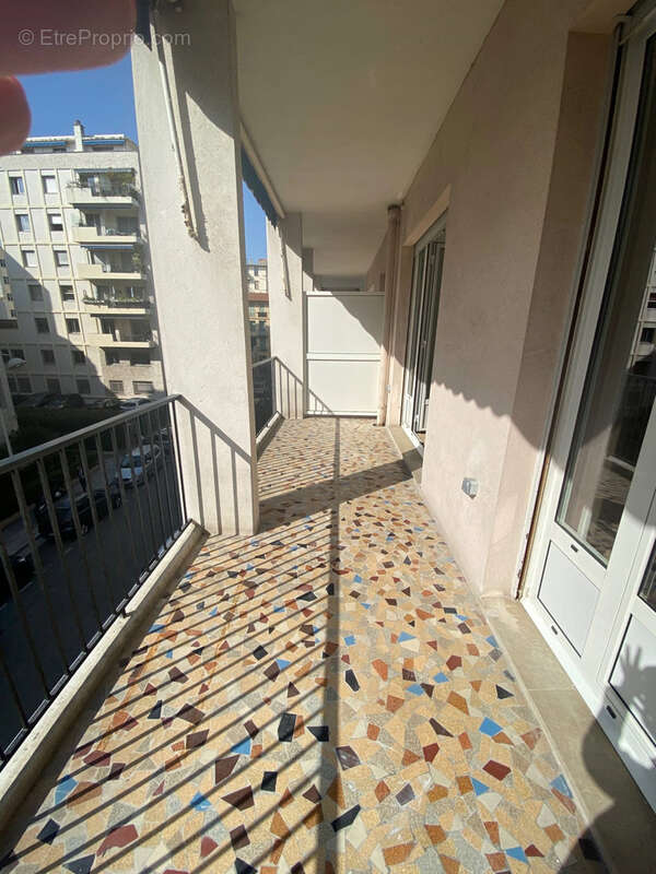 3 pieces terrasse musiciens - photo 11