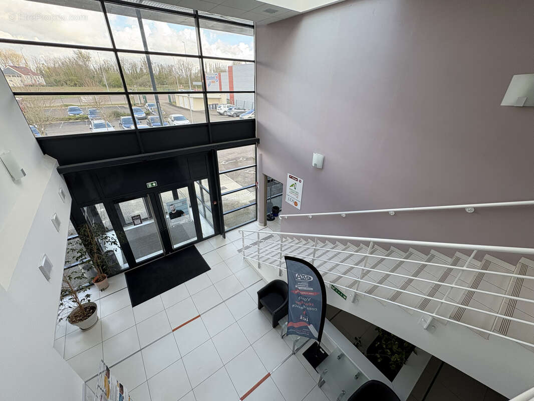 Ensemble de bureaux dans un immeuble tres bon etat - photo 2