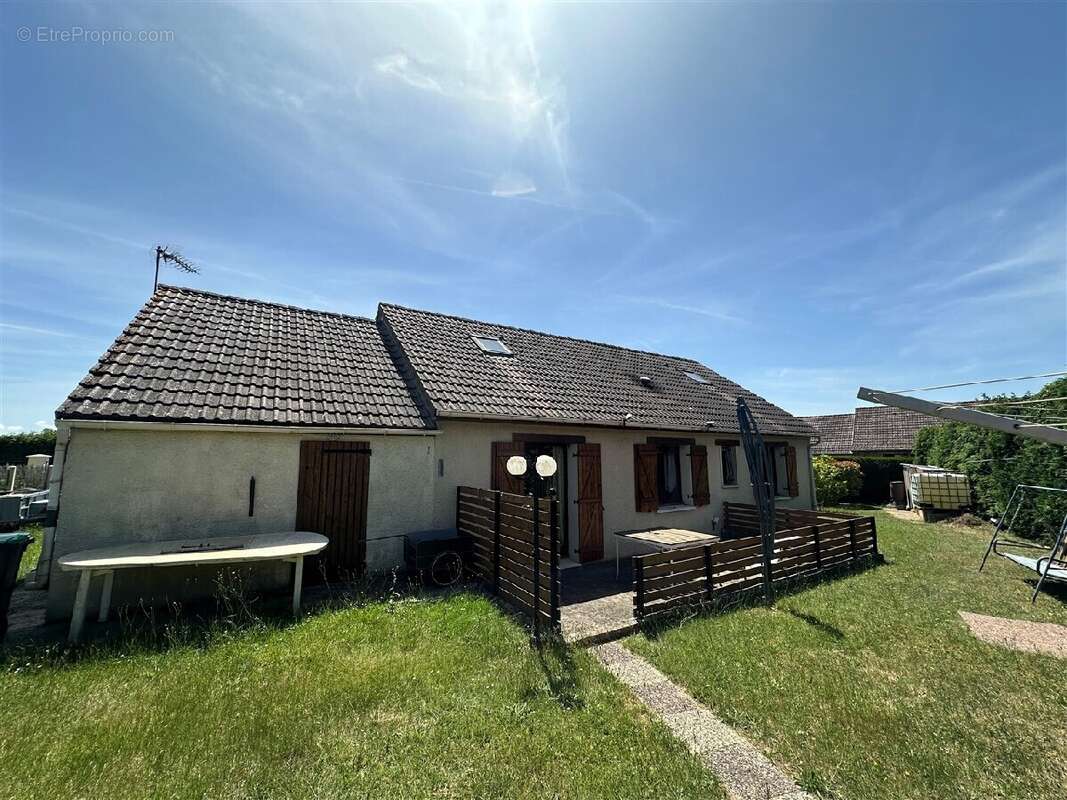 Maison à BREZOLLES
