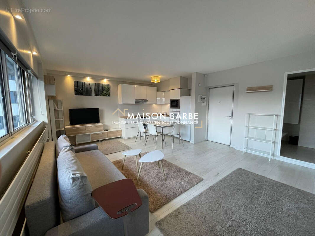 Appartement à PARIS-15E