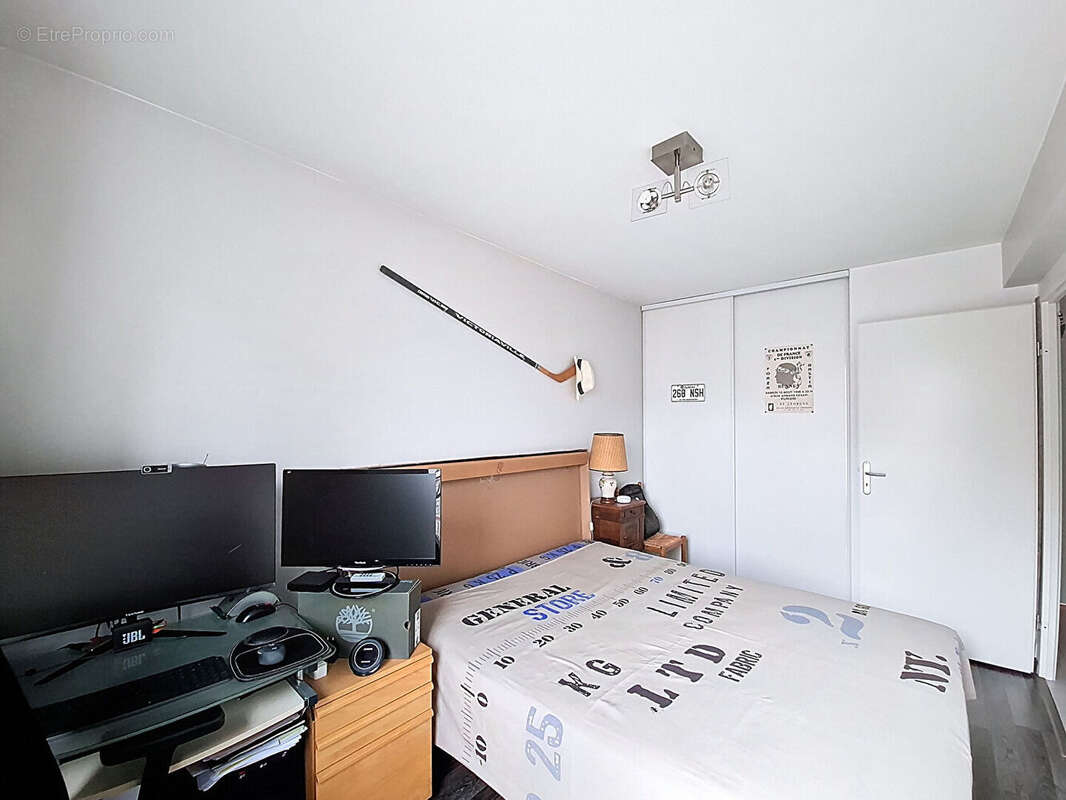 Appartement à L&#039;HAY-LES-ROSES