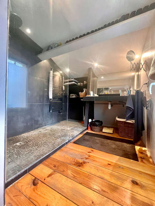 T2 + 1 Local commercial + 1 grand Garage - photo 8