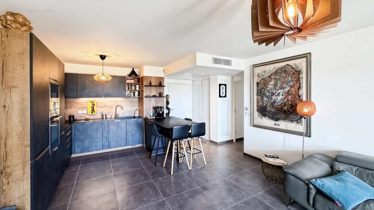 Appartement à VILLENEUVE-LOUBET