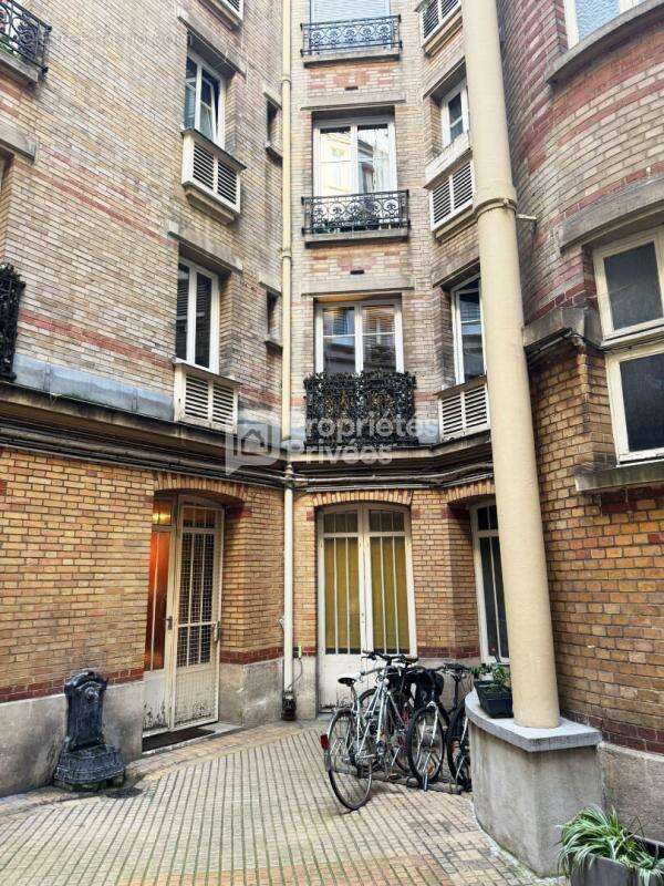 Appartement à PARIS-8E