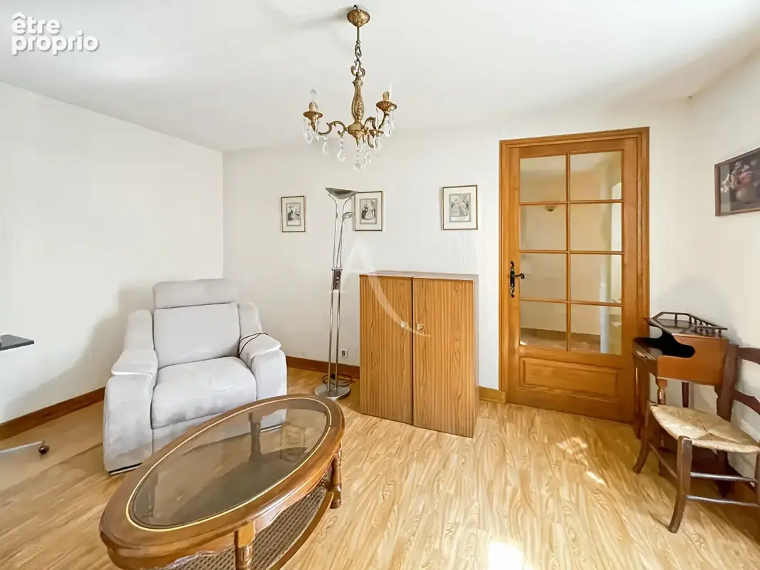 Maison en pierre avec dépendances ! 4 chambres - 7 334 m2 de terrain - photo 4