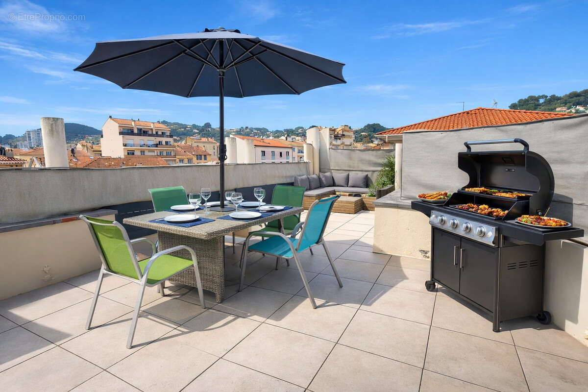 Appartement à VALLAURIS