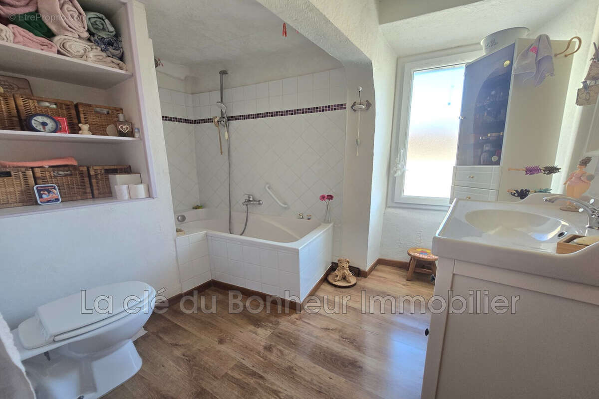 Maison à GREOUX-LES-BAINS