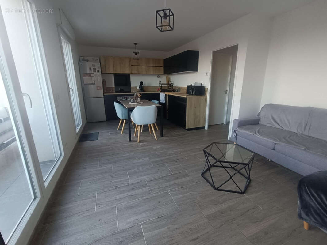 Appartement à LATTES